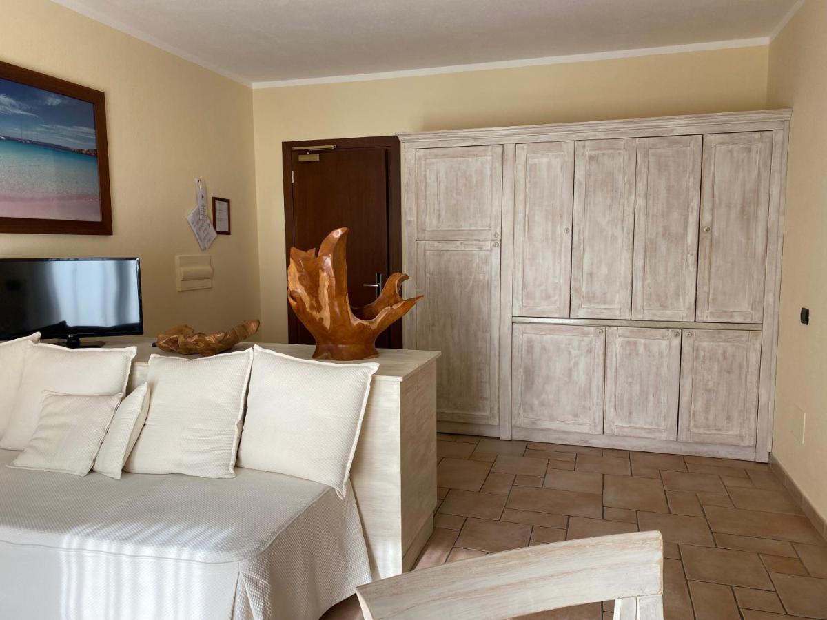 Hotel Villa Del Parco Ла Мадалена Екстериор снимка